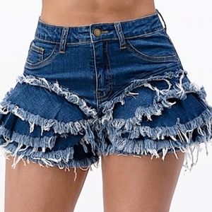 Denim ruffled shorts